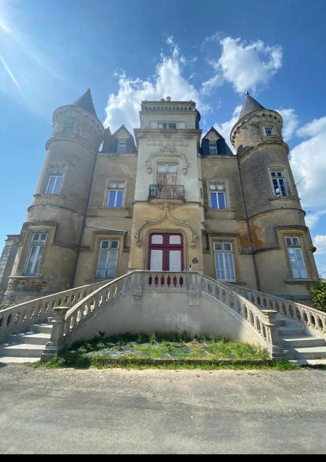 La Vie De Chateau Apartment Meslay-du-Maine Exterior photo